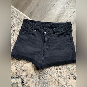 American Eagle Highest Rise Mom Short